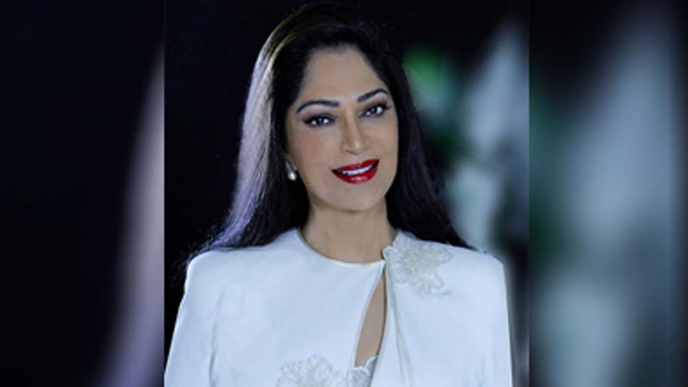 মার্কিন পরিচালক কনরাড হুকসের এই ছবিতে শশী কপূর ছিলেন তরুণ সিদ্ধার্থের ভূমিকায়। ১৯৭২ সালে মুক্তি পাওয়া এই ছবিতে সিমিকে নগ্ন দৃশ্যে অভিনয় করতে হয়েছিল।