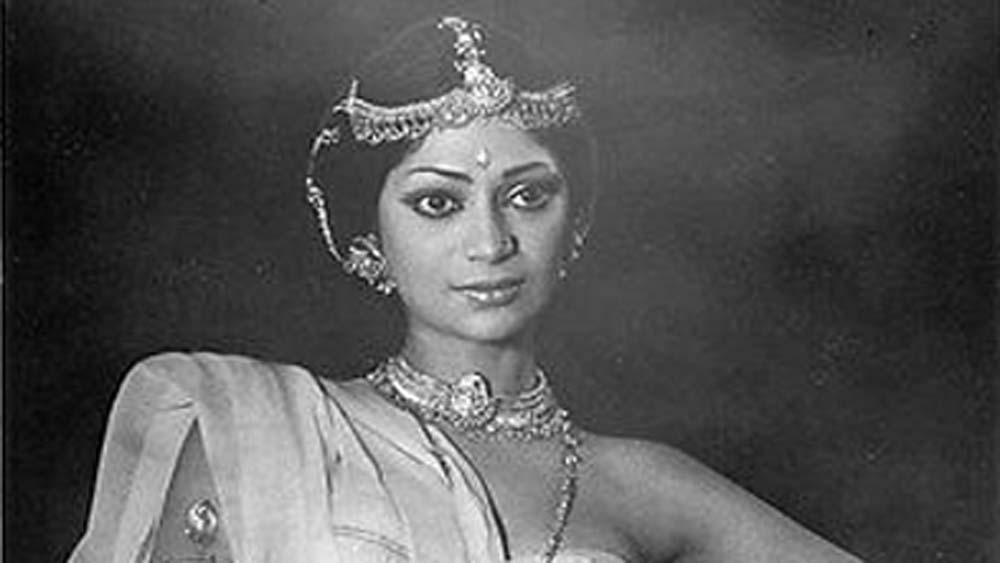 ‘ইটস এ উম্যানস ওয়ার্ল্ড’, ‘লিভিং লেজেন্ড রাজ কপূর:, ‘ইন্ডিয়াস রাজীব’, ‘ইন্ডিয়াস মোস্ট ডিজায়ারেবল’— তাঁর প্রযোজনার কয়েকটি শো। এই শোগুলির মূল আকর্ষণ ছিল সিমির সঞ্চালনা।