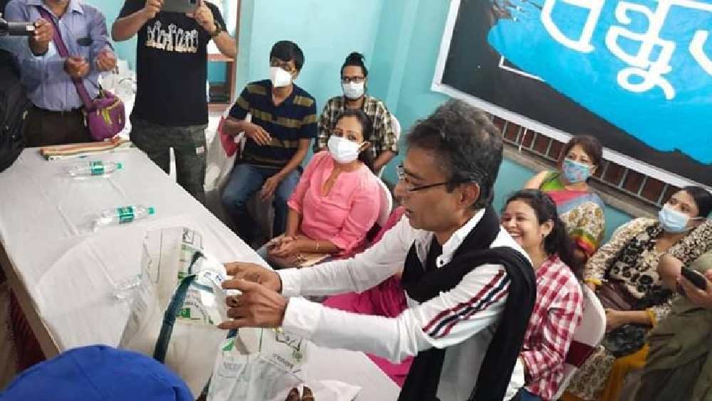 সঙ্গীতশিল্পীদের পাশে দাঁড়ালেন নচিকেতা।