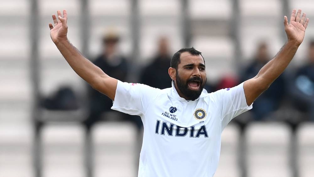 সরাসরি: সাত উইকেট হারিয়ে সমস্যায় নিউজিল্যান্ডের 