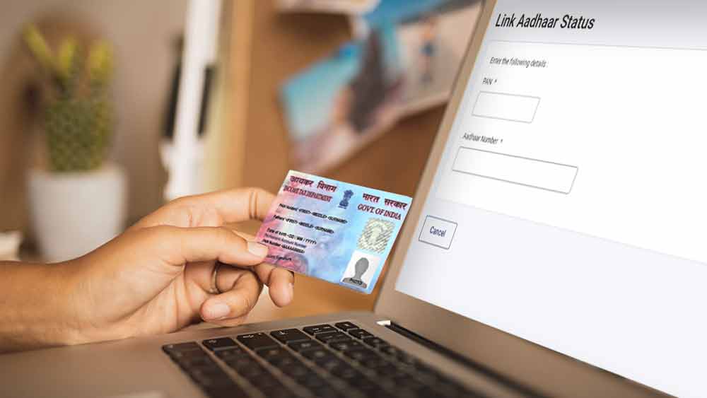 ক্লিক করার পর একটি নতুন পেজ খুলবে, সেটিতে প্যান কার্ড ও আধার কার্ডের যাবতীয় তথ্য দিতে হবে নির্দিষ্ট বক্সে।