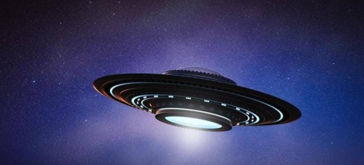 এই অফিসে যাঁরা কর্মরত, তাঁদের কাজ আকাশে ‘ইউএফও’ বা এই ধরনের অচেনা বস্তুর সন্ধান এবং তাদের গতিবিধির দিকে নজর রাখা। এএআরও-র পরিসংখ্যান চমকে দেওয়ার মতো।