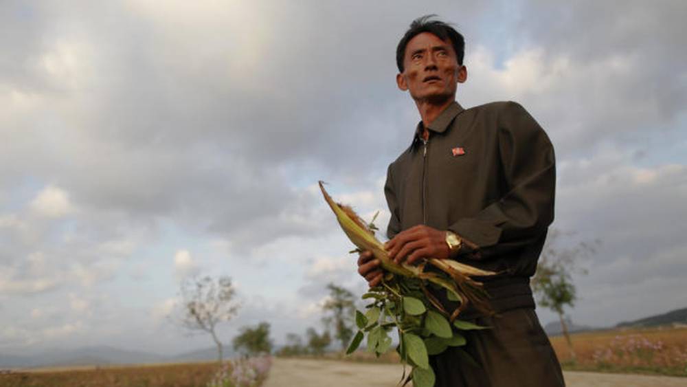 গত কয়েক মাস ধরেই অবশ্য উত্তর কোরিয়ার এই খাদ্য সঙ্কটের পরিস্থিতি বিপজ্জনক জায়গায় যাচ্ছিল।