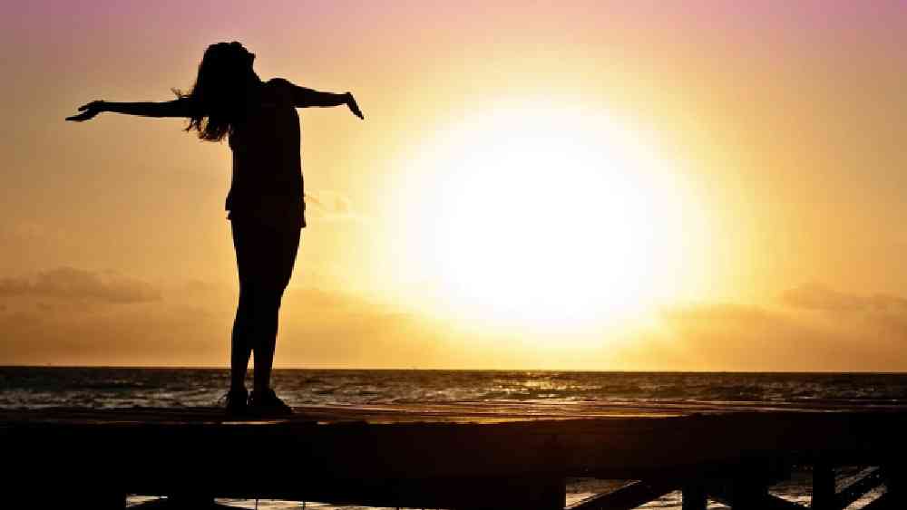 ১৮ বছর বয়সে ছেলেকে নিয়ে মায়ের কাছে চলে আসেন খুশবু। তখন থেকেই তার লড়াই শুরু। ছেলেকে মানুষ করে তোলার জন্য যে নিজেকে গড়ে তোলা জরুরি তা তখনই বুঝেছিলেন তিনি।