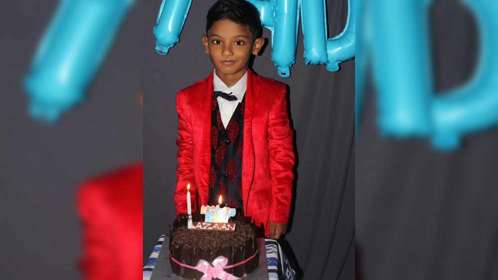 খুশবুর ছেলেন নাম আজান। মানে প্রার্থনা। তবে জীবনের কাছে কোনও প্রার্থনা নেই খুশবুর।