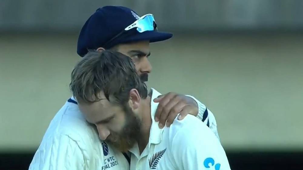 ম্যাচের পর বিরাটের সঙ্গে উইলিয়ামসন