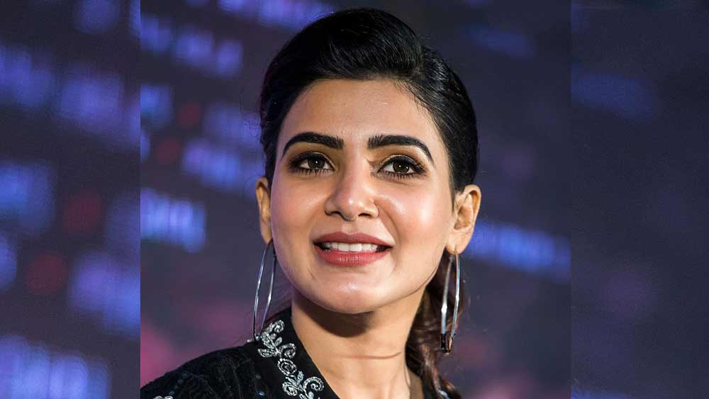 মধ্যবিত্ত পরিবারের মেয়ে সামান্থা ছোট থেকেই ছিলেন উচ্চাকাঙ্খী। যে কাজেই হাত দিতেন তাতেই নিজের ১০০ শতাংশ উজাড় করে দিতেন। তাই পরীক্ষাতেও একাধিক বিষয়ে একশোয় একশো নম্বর আনা ছিল তাঁর কাছে নস্যি।