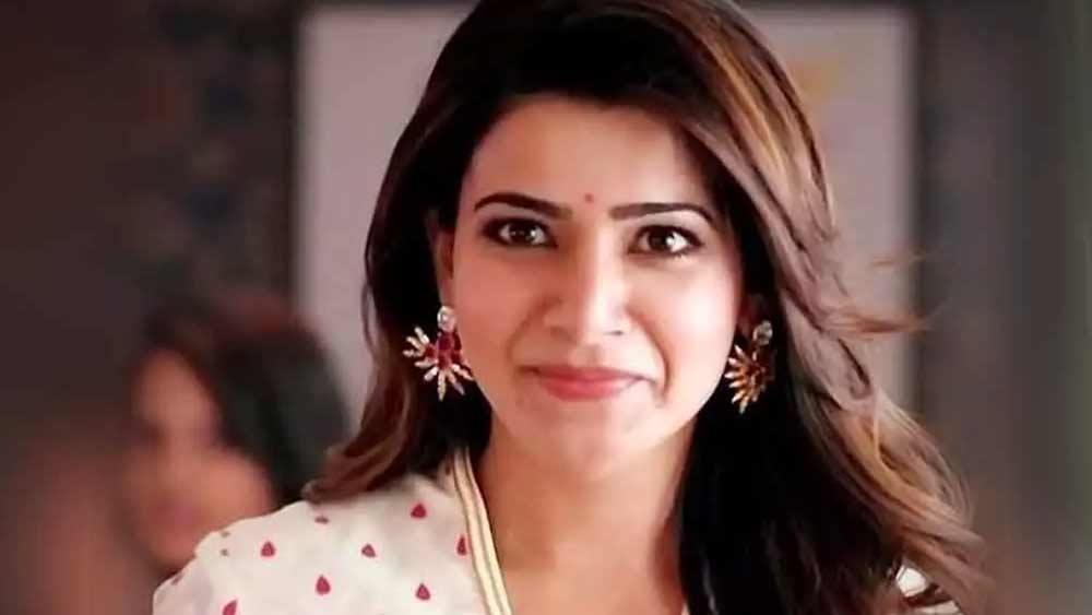 এই সামান্থা যখন বড় হলেন, স্কুলের গণ্ডি পেরনোর সময় এল, বাড়ির সকলেই ভেবেছিলেন পরিবারে এ বার একজন ডাক্তার বা ইঞ্জিনিয়ার হবেই। পরিবারের সকলকে চমকে দিয়ে সামান্থা নৌকা ভাসিয়ে দিলেন স্রোতের প্রতিকূলে। ডাক্তার-ইঞ্জিনিয়ার তো দূর অস্ত্, পড়াশোনার একেবারে ভিন্ন মেরুতে পা দিলেন তিনি। মডেলিং করতে শুরু করলেন। লক্ষ্য ছিল অভিনেত্রী হওয়ার।