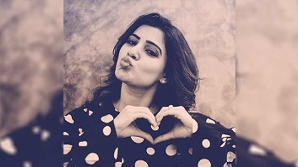 ১৯৮৭ সালে তামিলনাড়ুর চেন্নাইয়ে জন্ম নেওয়া সামান্থার মা মালয়ালি, বাবা তেলুগু। সামান্থা নিজেকে তামিল হিসাবে পরিচয় দেন।