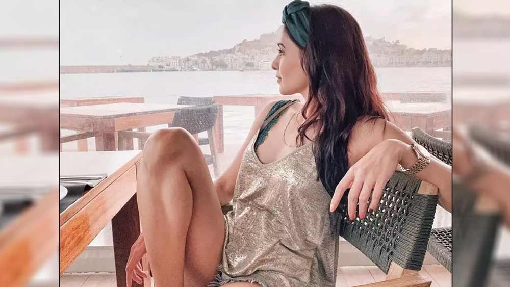 তামিল ইন্ডাস্ট্রিতে একটি বড় ব্যানারে ছবির প্রস্তাব পান তিনি। কিন্তু ভাগ্য এতটাই খারাপ ছিল যে সেই সুযোগ কাজে লাগাতে পারেননি। হঠাৎ করেই তাঁর শরীর খুব খারাপ হয়ে যায়। ৩ মাস শয্যাশায়ী ছিলেন তিনি।