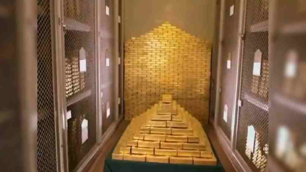 এই ব্যাঙ্কে সোনা রাখার জন্য কোনও ভাড়া দিতে হয় না। তবে এক ঘর থেকে অন্য ঘরে সোনা নিয়ে গেলে খরচ লাগে। 