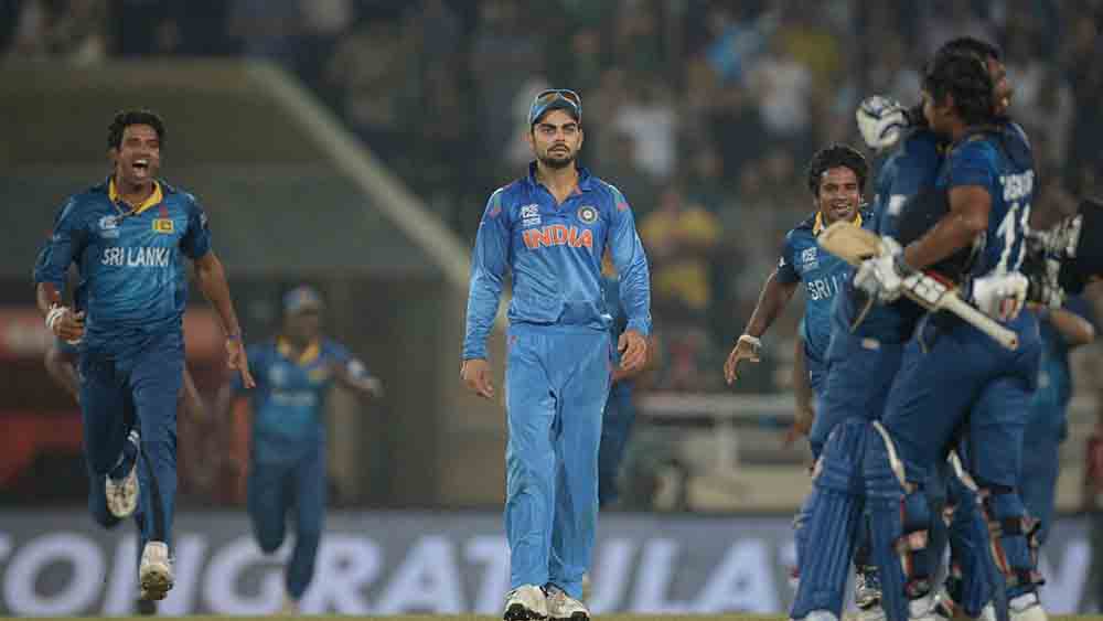 ২০১৪ সালের টি২০ বিশ্বকাপ। সেমি ফাইনালে দক্ষিণ আফ্রিকাকে হারিয়ে দিলেও ফাইনালে শ্রীলঙ্কার কাছে হারতে হয় ভারতকে। যেন ২০১১ বিশ্বকাপ ফাইনালের বদলা নিয়েছিলেন কুমার সঙ্গকারারা।