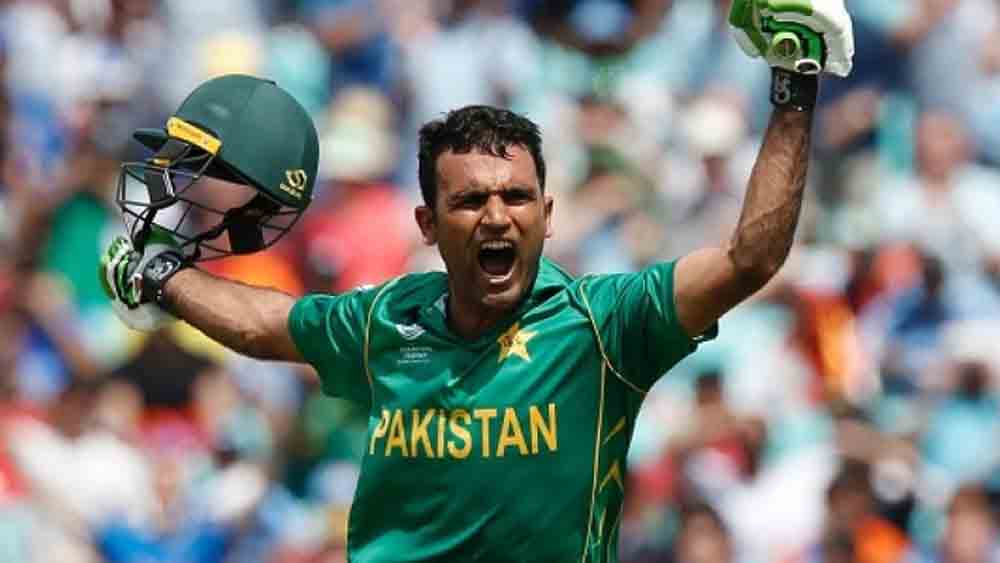 ২০১৭ সালের চ্যাম্পিয়ন্স ট্রফি। ফাইনালে হারতে হয় পাকিস্তানের বিরুদ্ধে। প্রথমে ব্যাট করে ফাখার জামানের ১১৪ রানের ইনিংসে ভর করে ৩৩৮ রান করে পাকিস্তান। সেই তাড়া করতে নেমে যেন চাপ নিতেই পারলেন না কোহলীরা। ১৫৮ রানেই গুটিয়ে যায় ভারত।