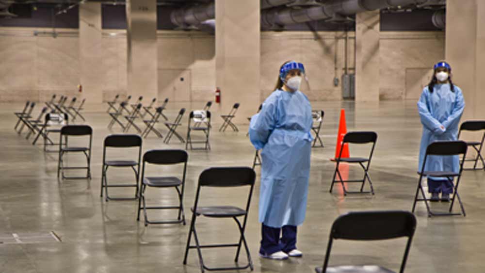 টিকা দিয়ে নতুনও নিরাপদ জীবনের রাস্তা দেখিয়েছে ফিলাডেলফিয়ার থিয়েটার অব লিভিং আর্টস-ও। অতিমারির কারণে এটি এখন বন্ধ রয়েছে। প্রশাসন সেই সুযোগটাকেই কাজে লাগিয়েছেন।