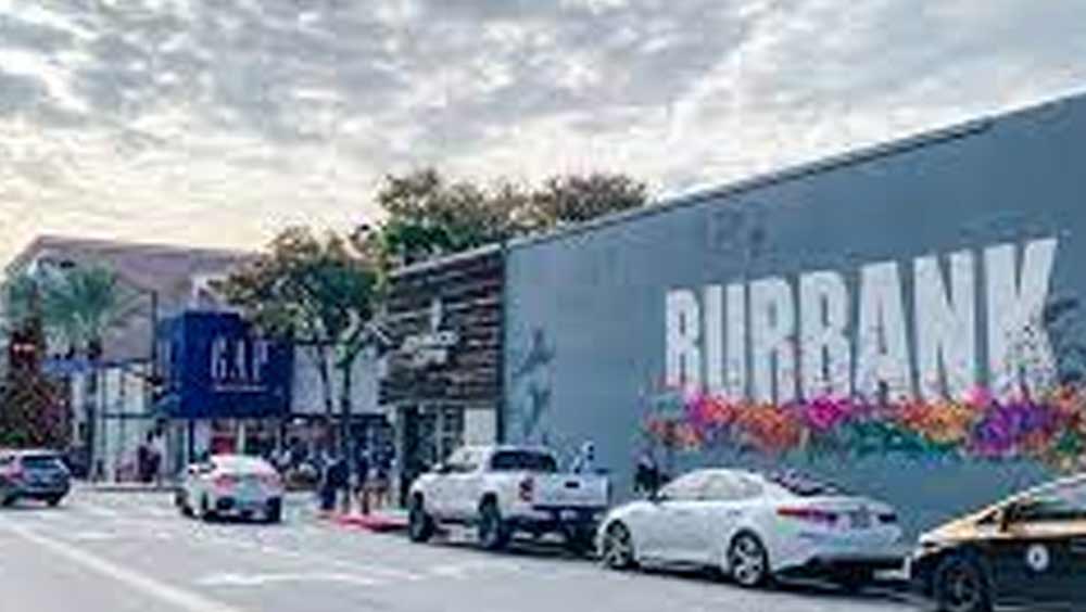 ডেভিড বারব্যাঙ্ক নামে এক দাঁতের চিকিৎসকের নামানুসারেই এই শহরের নামকরণ করা হয়।