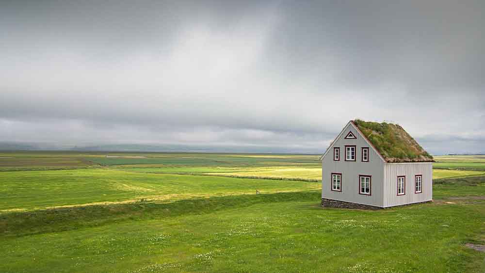 আইসল্যান্ড: আগে কোভিড সংক্রমণ হয়েছে, এবং তা সেরে গিয়েছে— এই প্রমাণ থাকলে, এবং টিকাকরণ (ভারতে শুধুমাত্র কোভিশিল্ড) হয়ে গিয়ে থাকলে আরটি-পিসিআর পরীক্ষা করাতে হবে না। ৫ দিন নিভৃতবাসে থাকতে হতে পারে। 