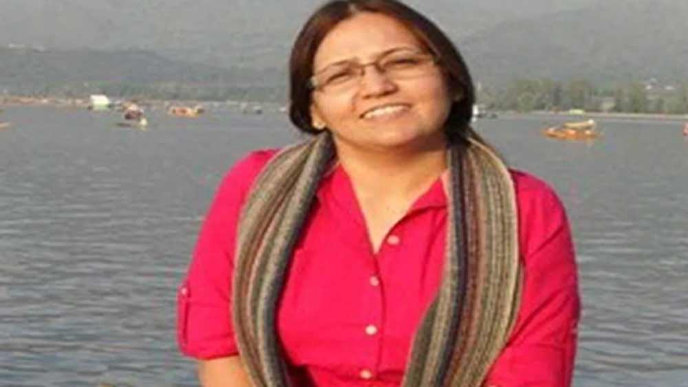 ২০১১ সালে কেন্দ্রে তখন কংগ্রেস সরকার। সমাজসেবী শেহলা মাসুদ তত্কালীন স্বরাষ্ট্রমন্ত্রীকে চিঠি লেখেন। এ নিয়ে মামলাও হয়। একই সঙ্গে জঙ্গল বাঁচানোর জন্য তুমুল আন্দোলন চলতে থাকে ওই এলাকায়। যাতে যোগ দেন স্থানীয়রাও। সমাজকর্মী শেহলা এ সংক্রান্ত তথ্য জানতে আরটিআই-ও করেছিলেন।