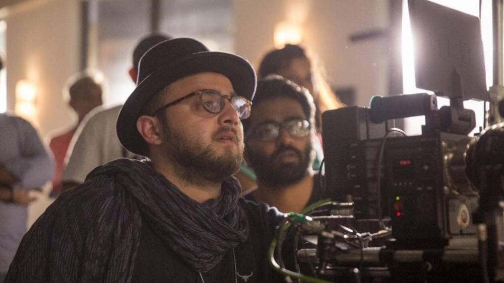 ক্যামেরার পিছনে অতিথ