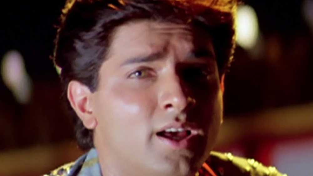 তবে পৃথ্বীর বাবার খুব ভাল বন্ধু ছিলেন মুকেশ দুগ্গল। মুকেশ নয়ের দশকের নামজাদা প্রযোজক ছিলেন।