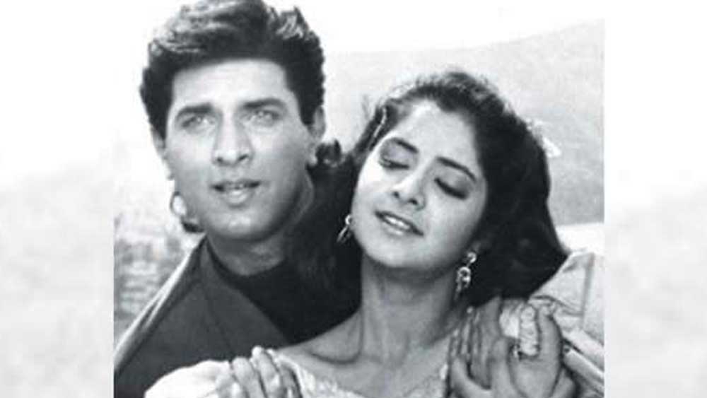 ১৯৯২ সালে মুকেশ ‘দিল কা ক্যায়া কসুর’ নামে একটি ছবি তৈরি করছিলেন। ছবিতে নায়িকা ছিলেন দিব্যা ভারতী।