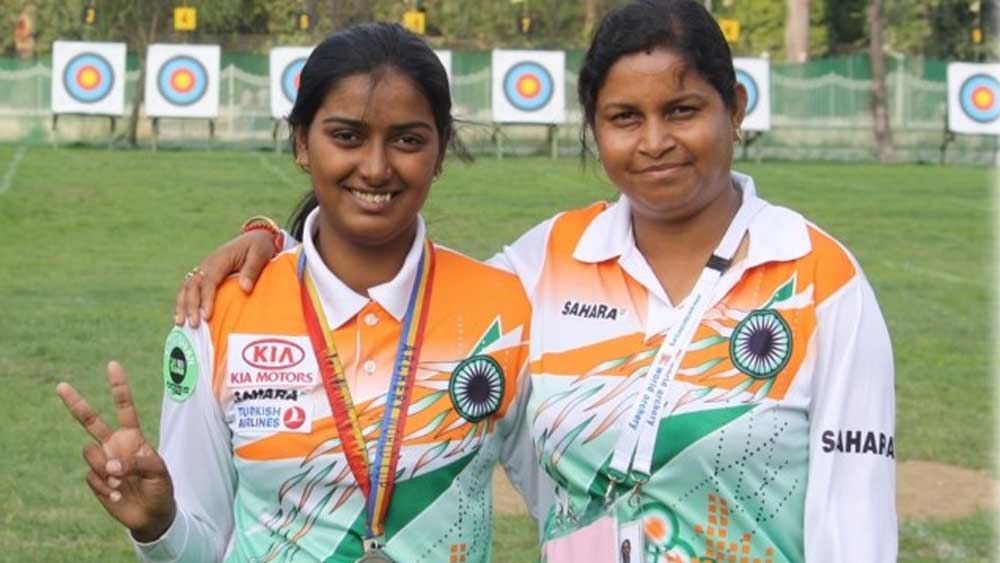 ২০০৫ সালে ঝাড়খণ্ডের খারসওয়ানে একটি তিরন্দাজ অ্যাকাডেমিতে ভর্তি হন তিনি। ভর্তি হওয়াটা অত সহজ ছিল না।