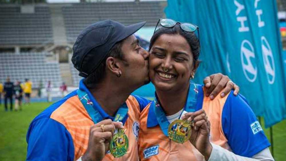 পরিশ্রমের ফল কখনও বৃথা যায়নি। ৩ বছর পর ২০০৯ সালে যখন বাড়ি ফিরছিলেন তাঁর হাতে ছিল বিশ্ব চ্যাম্পিয়নের ট্রফি।