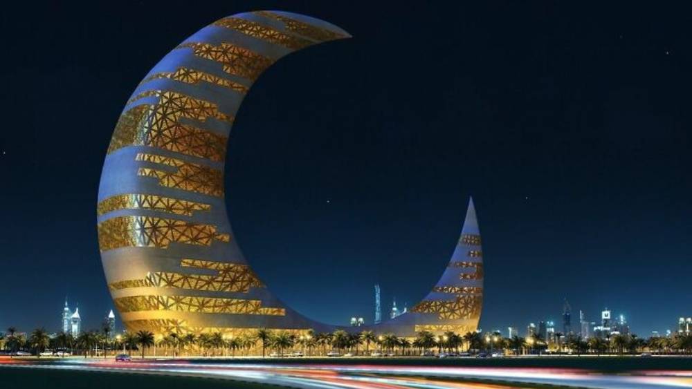 অর্ধচন্দ্রাকৃতি বহুতল। ইসলামের সঙ্গে প্রাণের যোগ বোঝাতে এই ইমারত তৈরির পরিকল্পনা করেছিল দুবাই। ৩৩ তলা ইমারতটি তৈরি হওয়ার কথা জাবিল পার্কে দুবাই ওয়ার্ল্ড ট্রেড সেন্টারের কাছে। যদিও এখনও সেই ইমারত তৈরির কাজ শুরু হয়নি।