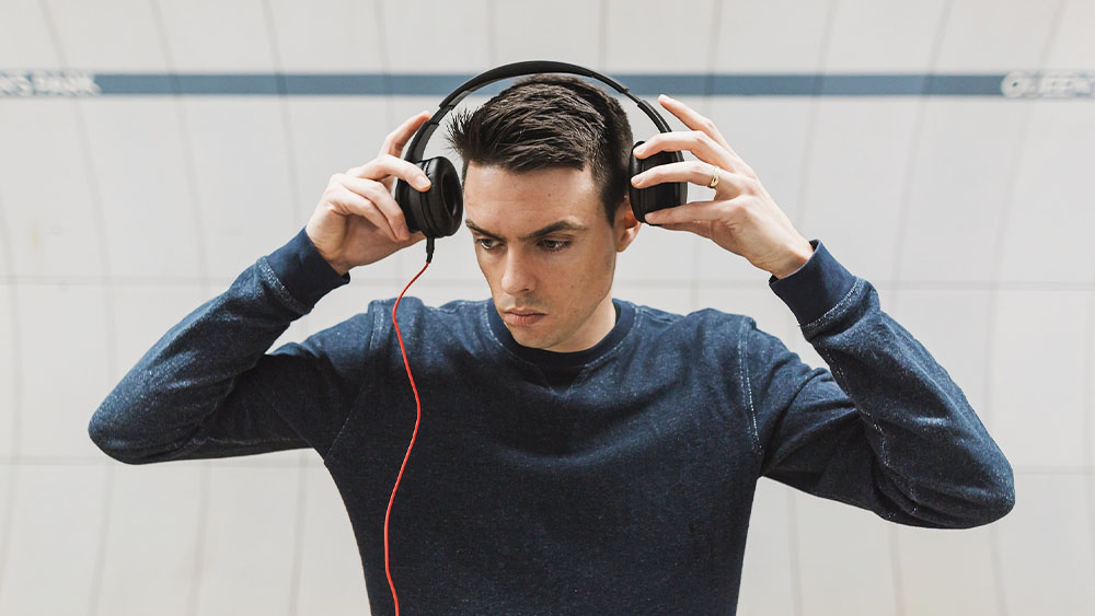 ডিমেনশিয়ার মতো অসুখের কারণ হয়ে দাঁড়াচ্ছে এই হেডফোন। 