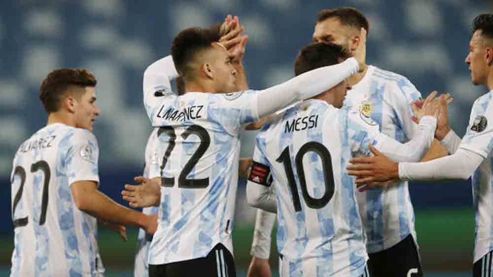 মঙ্গলবার গ্রুপ পর্বের শেষ ম্যাচে বলিভিয়াকে হারিয়ে শীর্ষে থেকেই কোয়ার্টার ফাইনালে আর্জেন্টিনা।