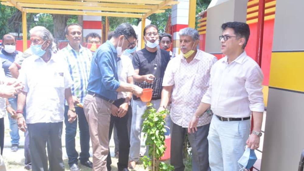 বৃক্ষরোপণ কর্মসূচীতে অংশ নিয়েছিলেন ভাস্কর গঙ্গোপাধ্যায়