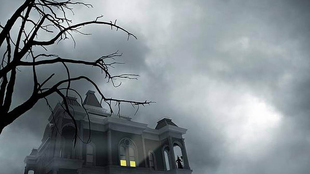 তেমনই গা ছমছমে কয়েকটি জায়গার কথা জেনে নেওয়া যাক। এ সব জায়গায় বেড়াতে গেলে একা যাবেন না কখনও। বিশেষ করে তালিকার শেষ জায়গাটিতে।  