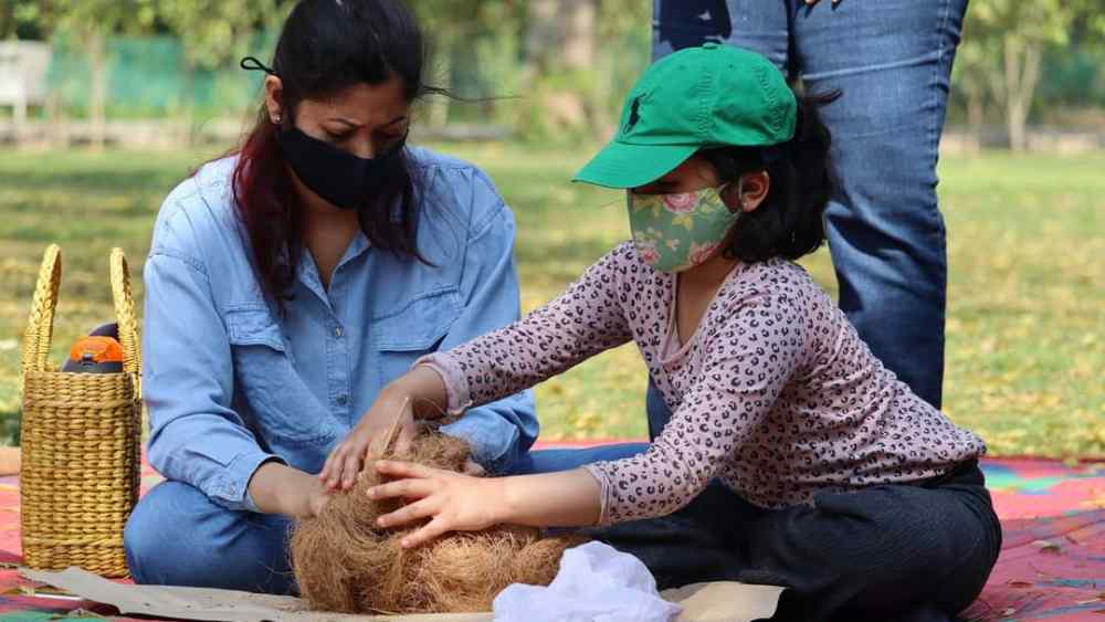 প্রতিটি বাসা বানাতে খরচ পড়ে ২৫০ টাকা। আর রাকেশের কর্মশালায় যোগ দিতে হলে মাথা পিছু ৩৫০ টাকা দিতে হয় অংশগ্রহণকারীদের।