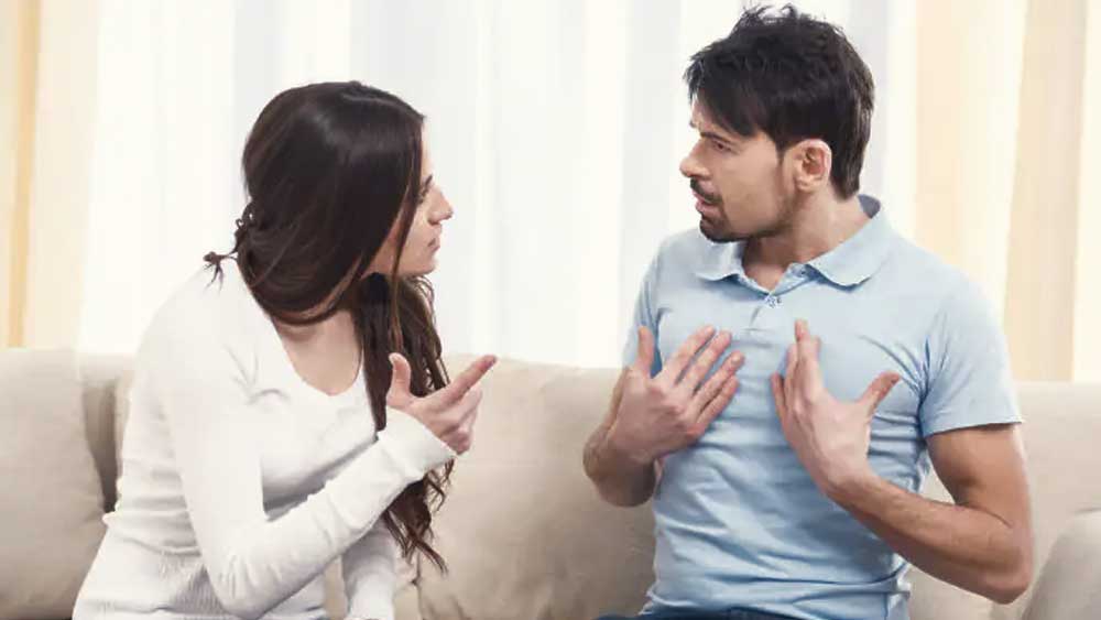 নিজের জীবনের অনেক কিছুই লুকিয়ে রাখেন কি সঙ্গী?