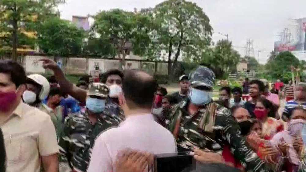 যাদবপুরে মানবাধিকার কমিনের সদস্যদের উপর আক্রমের অভিযোগ।