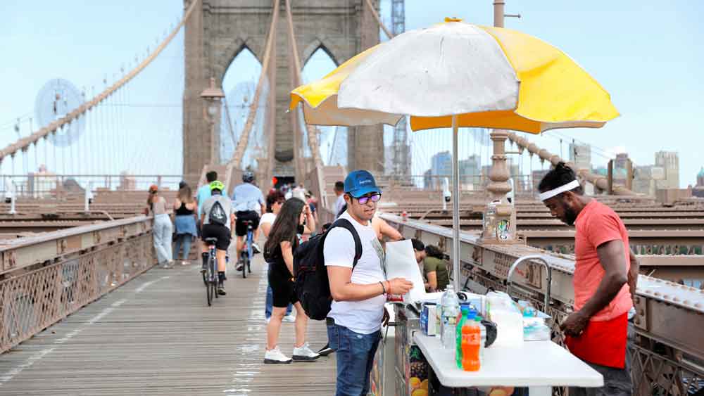 পুড়ছে কানাডা  ও আমেরিকা, ভাসছে ইউরোপ 