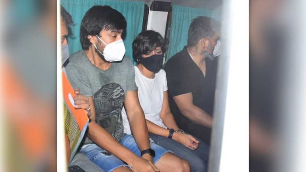 অ্যাম্বুল্যান্সে মন্দিরা
