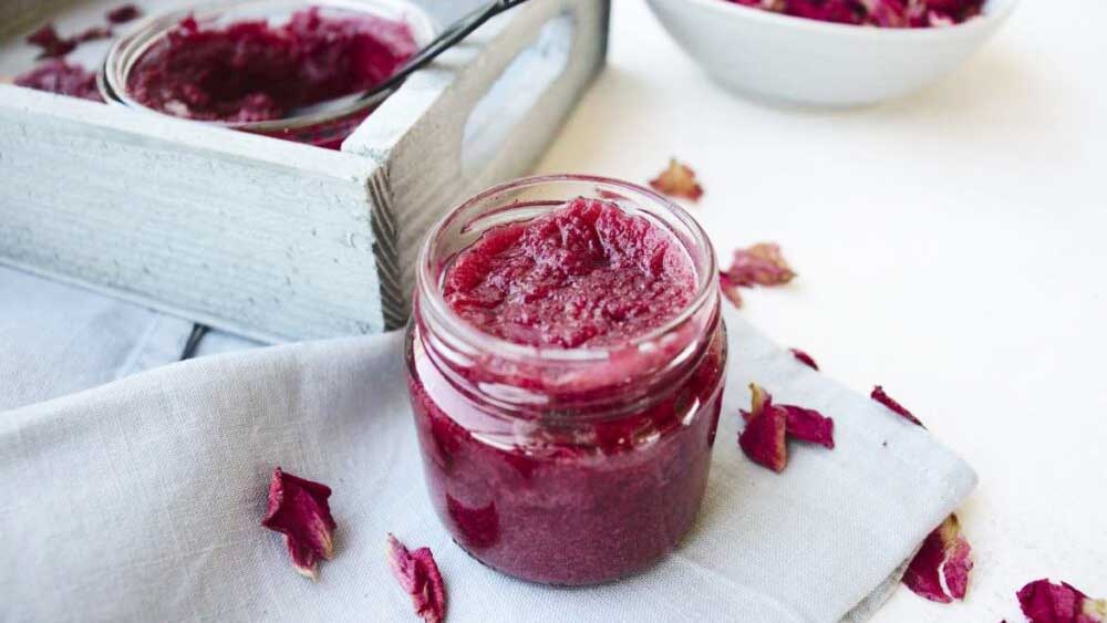 এমন জ্যাম কিনে নিন। দিন শুরু করুন গোলাপের গন্ধে! 