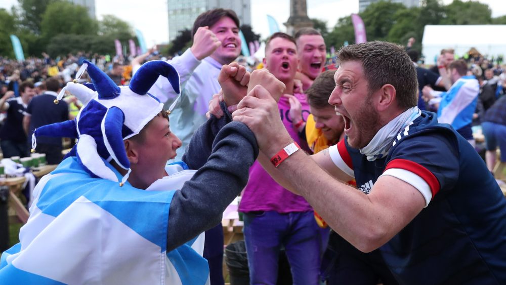 মানা হয়নি সামাজিক দূরত্ব।