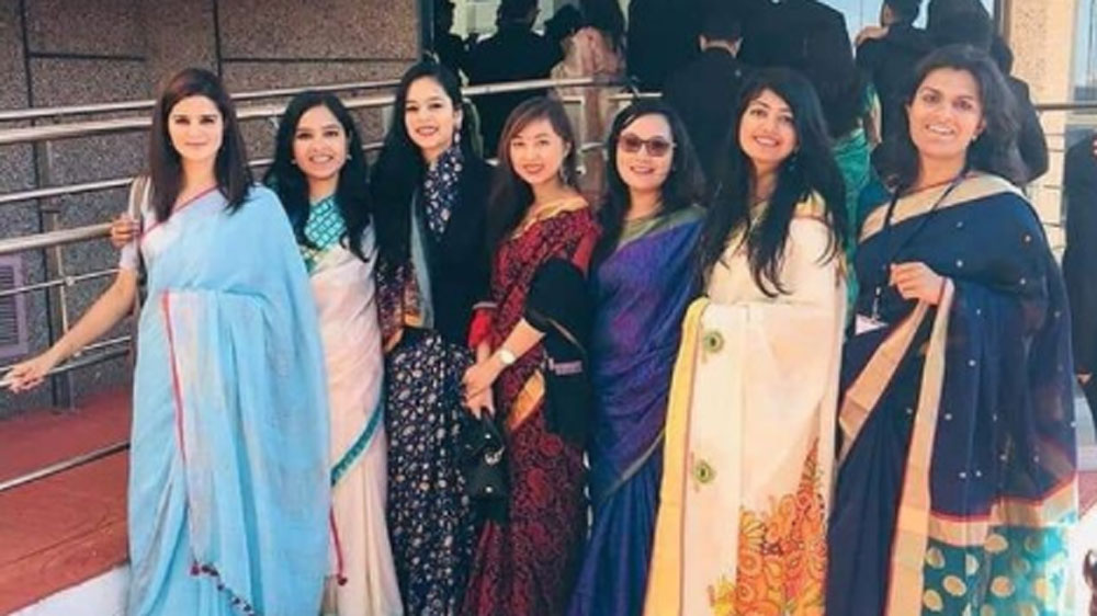 নভজোৎ সম্প্রতি চর্চায় উঠে এসেছিলেন তাঁর প্রেম এবং বিয়ের কারণে। তিনি ২০১৫ ব্যাচের আইএএস অফিসার তুষার সিঙ্গলার প্রেমে পড়েছিলেন।