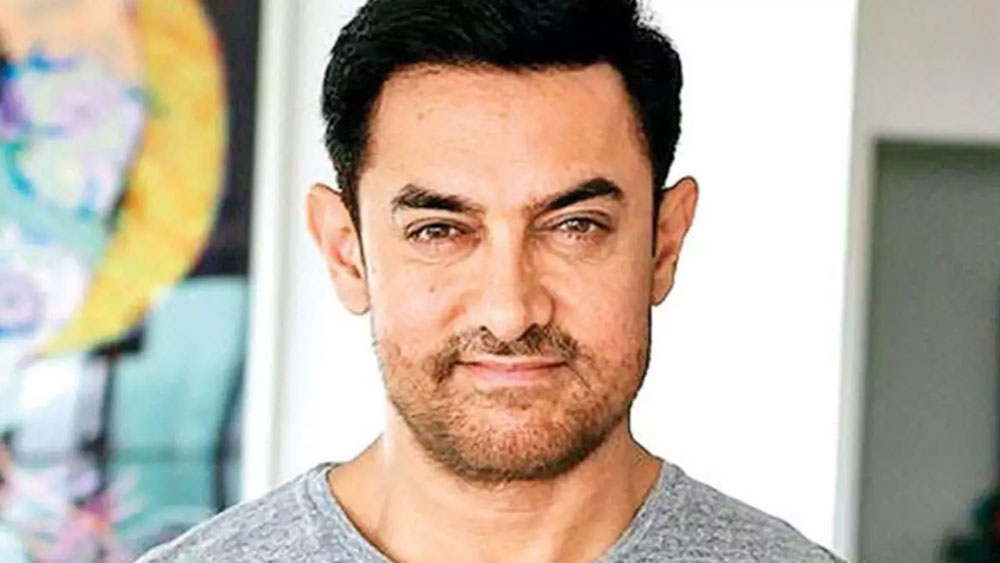 তবে অন্যান্য অনেক তারকার মতো আমিরের বিদেশে কোনও সম্পত্তি নেই। এক সাক্ষাৎকারে আমির নিজে জানিয়েছেন, বিদেশে বাড়ি কিনতে তাঁর বা স্ত্রী কিরণের কোনও আগ্রহ নেই। তাঁরা দেশে থাকতেই পছন্দ করেন।