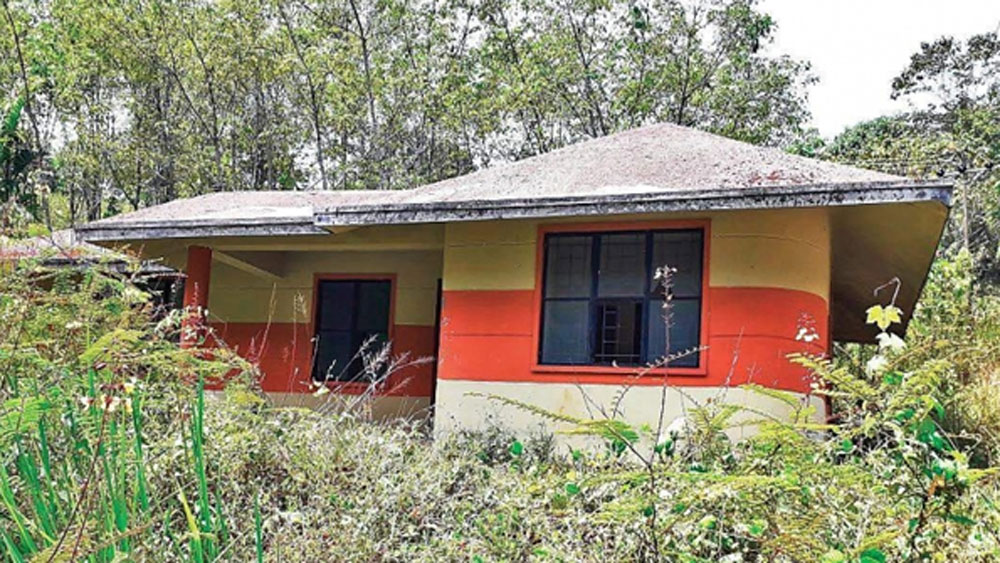 দুই পরিবারের মধ্যে বিয়ের কথাবার্তা চূড়ান্ত হওয়ার পর হবু কনের বন্ধুরাই তাঁর মা-বাবার অনুমতি নিয়ে তাঁকে জঙ্গলে লুকিয়ে রাখতেন।