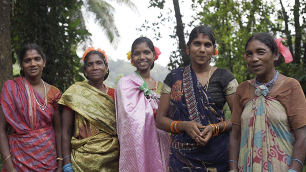 বিয়ে করতে বউ খুঁজতে হবে জঙ্গলে! বিভিন্ন সম্প্রদায়ের বিয়ের ভিন্ন রীতির প্রচলন রয়েছে কিন্তু এমন কখনও শুনেছেন যে বিয়ে করতে হলে জঙ্গল ঘেঁটে বউ নিয়ে আসতে হয় হবু বরকে!