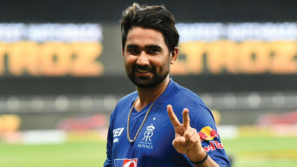 হরিয়ানার হয়ে রাহুল তেওয়াটিয়া প্রথমবার খেলতে নেমেছিলেন বিজয় হজারে ট্রফি। শুরুতেই ৩৯ বলে ৭৩ রানের ইনিংস খেলেন চণ্ডীগড়ের বিরুদ্ধে। বল হাতে নেন ২ উইকেট। যদিও ম্যাচ জিততে পারেনি হরিয়ানা।