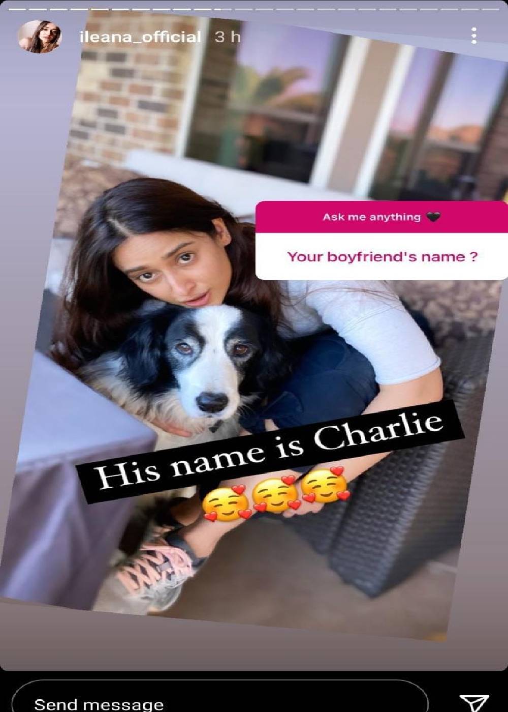 পোষ্য চার্লির সঙ্গে ইলেয়ানা