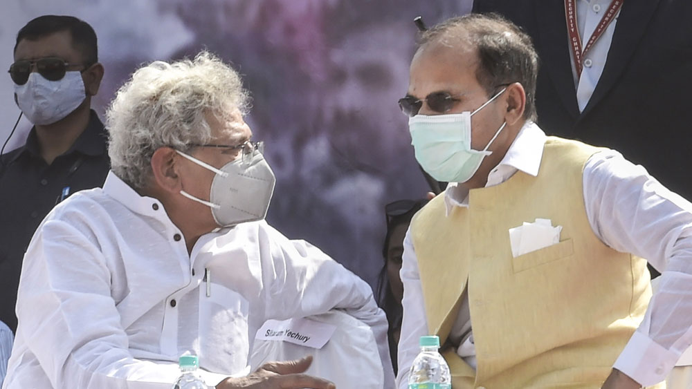 সব কেমন মেঘলা ধূসর। দিল্লির দোস্তি প্রসারিত। কেরল ব্যতিক্রম। সেখানে ভয়ানক যুদ্ধ চলছে। 