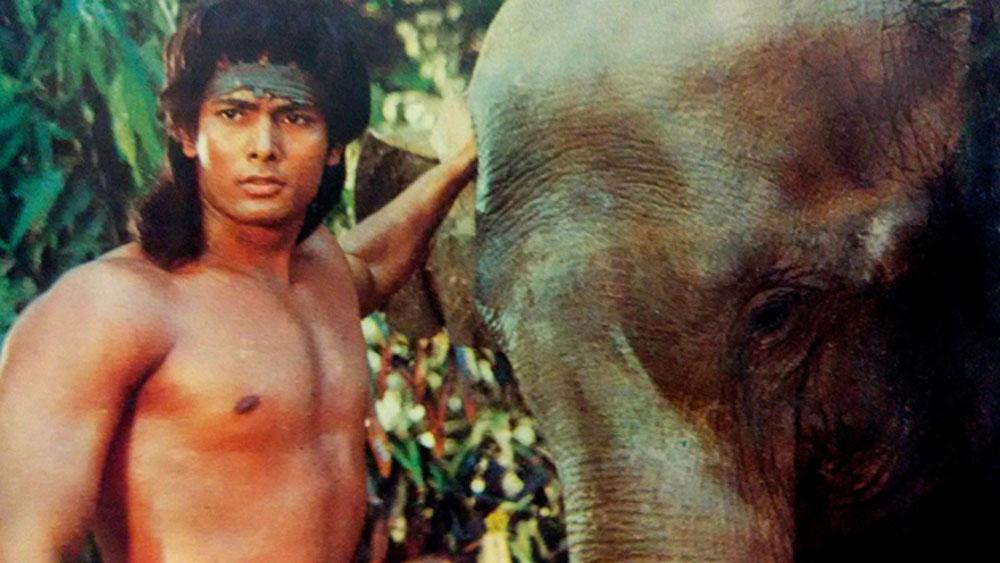 এই ছবির প্রস্তাব পাওয়ার আগে সামান্য একজন নিরাপত্তাকর্মীর চাকরি করতেন হেমন্ত। সকাল ৯টায় কাজ শুরু হত। চলত বিকেল ৫টা পর্যন্ত।