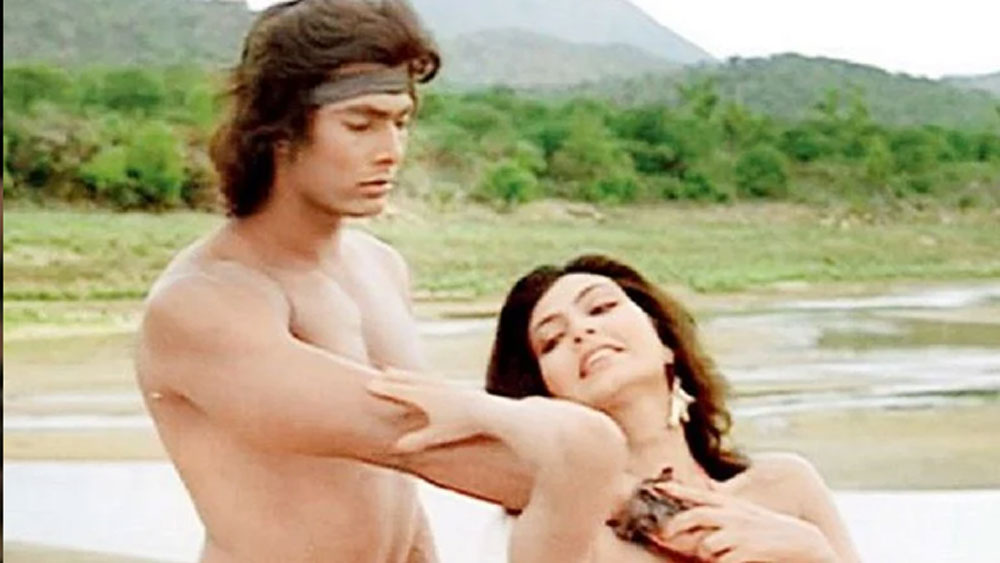 পর্দায় এই রকমই টারজানের চরিত্র ফুটিয়ে তুলেছিলেন হেমন্ত বিরজে। তাঁর জীবনে এই ছবি ছিল লটারি পাওয়ার মতোই। নিরীহ মুখ এবং দীর্ঘকায় হেমন্ত ছবির প্রস্তাব পাওয়ার আগের মুহূর্ত পর্যন্ত কখনও কল্পনাতেও আনেননি তারকা হওয়ার স্বপ্ন।