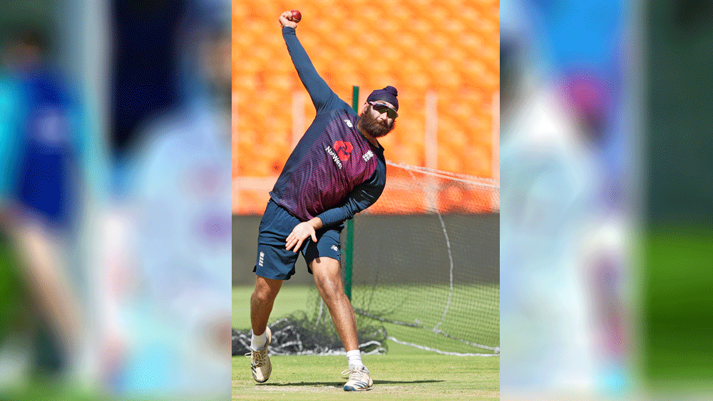 প্রস্তুতি: ইংল্যান্ডের নেটে ভির্দি।