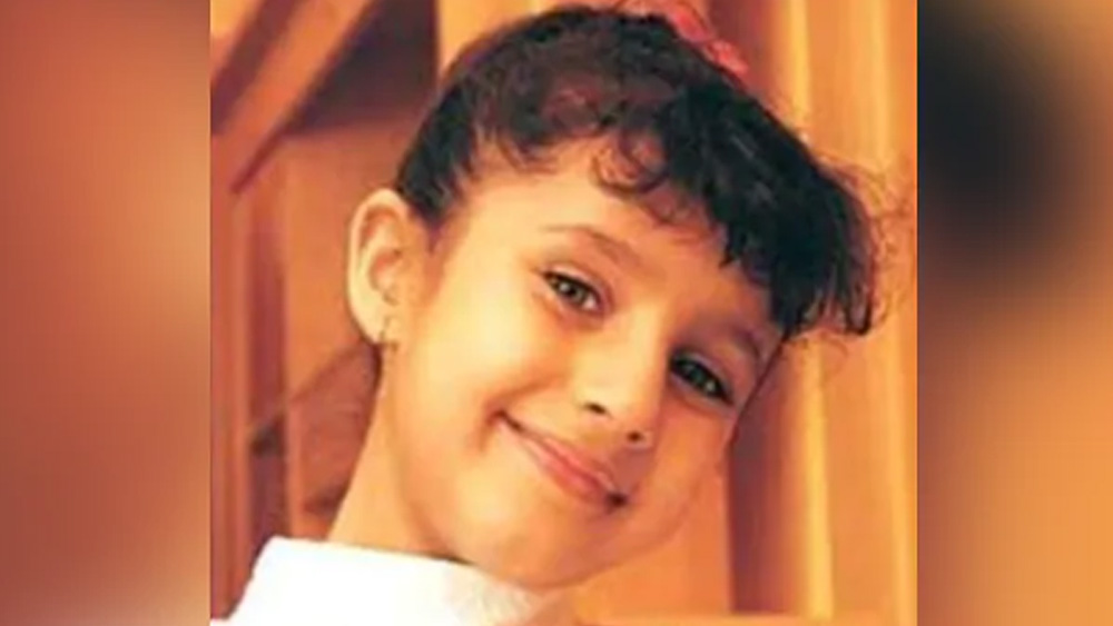 ‘সোনপরী’ ধারাবাহিকে তিনি ছিলেন প্রিন্সি। ‘করিশ্মা কা করিশ্মা’ ধারাবাহিকে তিনিই ছিলেন মূল চরিত্র, যন্ত্রবালিকা করিশ্মা। দেড় দশকেরও বেশি সময় অভিনয়ের বাইরে আছেন ঝনক। ইন্ডাস্ট্রিতে ফেরারও খুব একটা ইচ্ছে নেই।