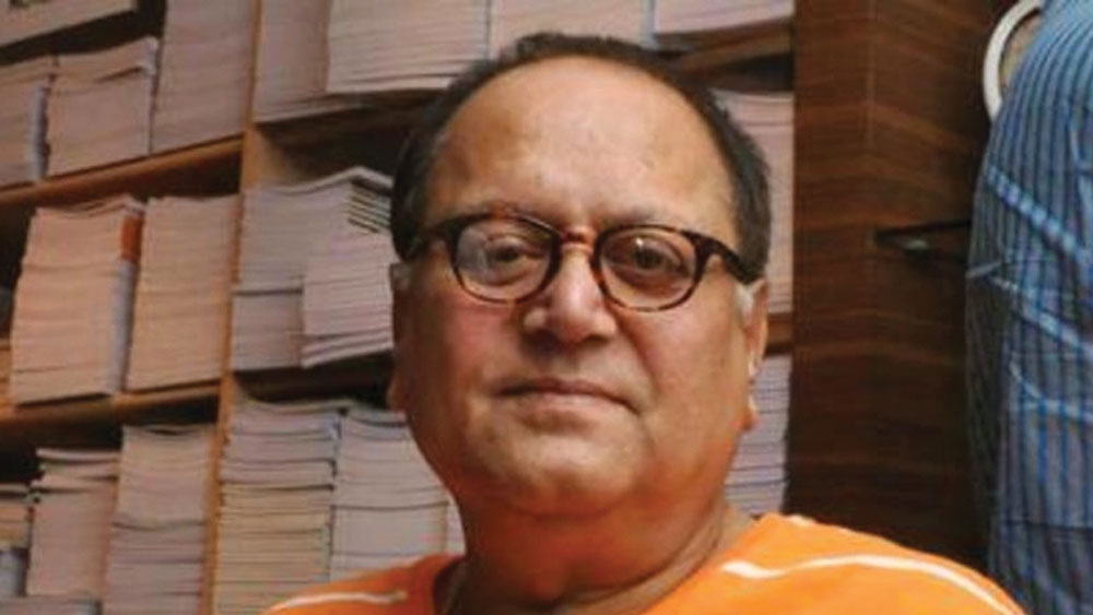 দীপঙ্কর দে- ভরত কলের সঙ্গে একই দিনে ঘাসফুলে যোগ দিয়েছেন প্রবীণ এই অভিনেতা। ‘বঙ্গভূষণ’ ও ‘বঙ্গবিভূষণ’ সম্মান দেওয়ার জন্য মুখ্যমন্ত্রীর প্রতি ‘দায়বদ্ধতা ও কৃতজ্ঞতা’ প্রকাশ করেছেন তিনি। জানিয়েছেন, সবসময় মমতা বন্দ্যোপাধ্যায়ের পাশেই ছিলেন। কিন্তু শারীরিক অসুস্থতার কারণে আনুষ্ঠানিক ভাবে যোগ দিতে পারেননি।